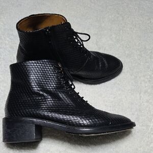 COCLICO Black Lace Up Textured Boots